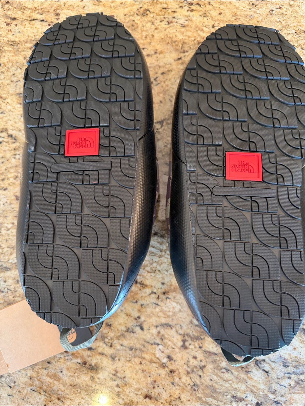 The North Face Men’s Green Camo Quilted Slip-On Mules - Picture 2 of 4